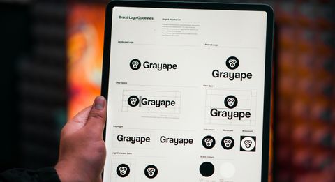 Portal com a marca da agência mostrando ao cliente o andamento dos trabalhos em um painel único