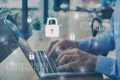 ¿Por qué es importante mantener las herramientas digitales actualizadas?